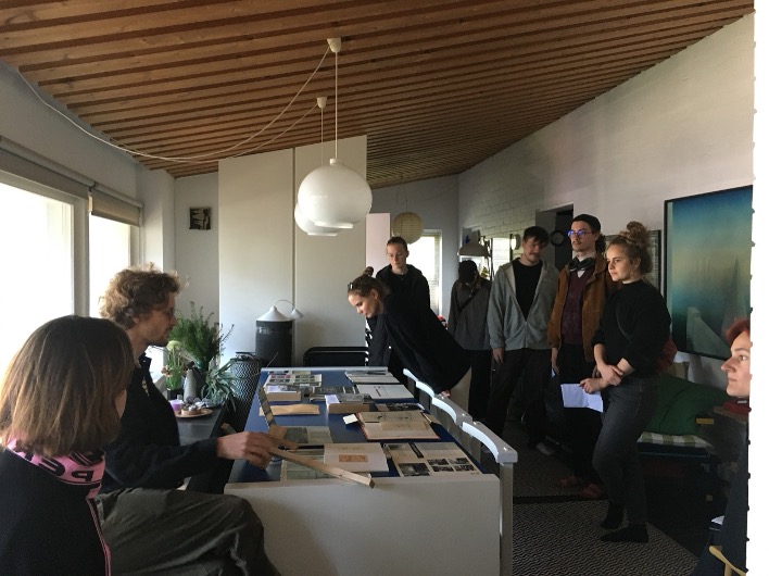 Interior Architecture MA students from Estonian Academy of Arts visit Vello Asi’s home (Kõivu tee 12, Tallinn), in 2024. Photo credits: Merilin Tee